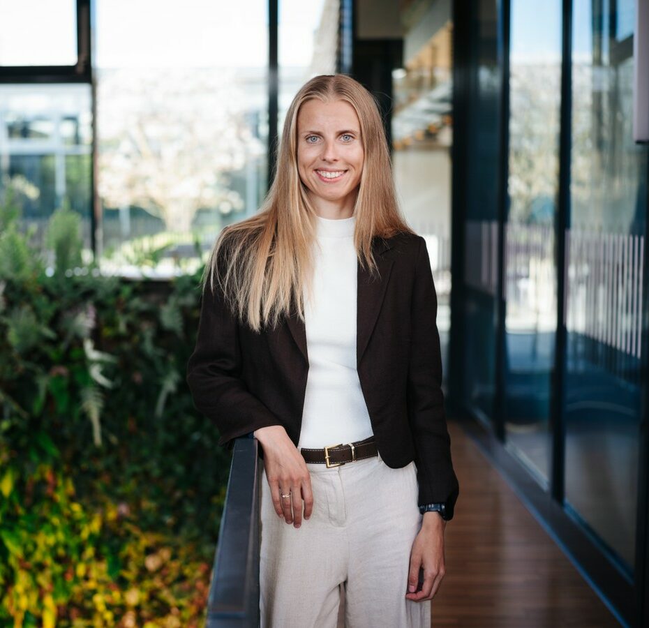 Portraitfoto von CB im Foyer des SAC