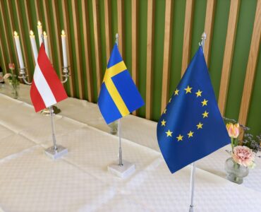 Fahnen Schweden, Österreich und EU