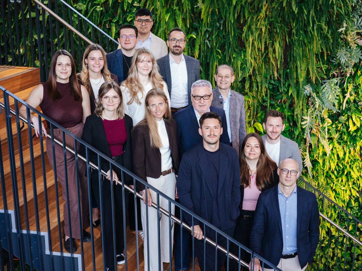 SAC Teamfoto im Foyer