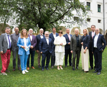 Gruppenfoto mit den Teilnehmenden des Organisationsteams und Speaker des LAGEBILD CYBER SECURITY