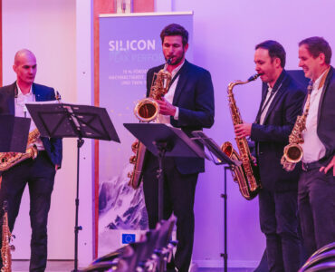 Musikband mit Saxophone