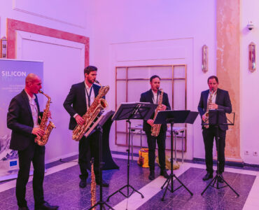 Musikband mit Saxophone