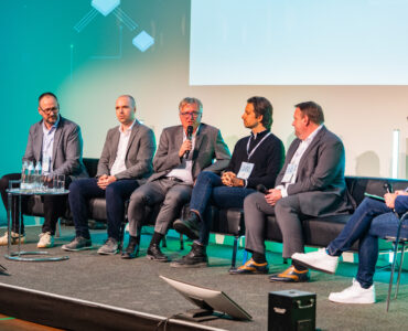 Paneldiskussion auf der Bühne der EBSCON