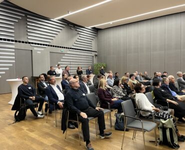 Publikum des 126. Digitaldialogs beim Raiffeisen Rechenzentrum
